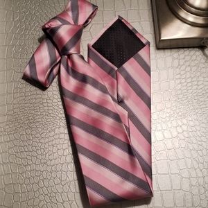 Adolfo Tie